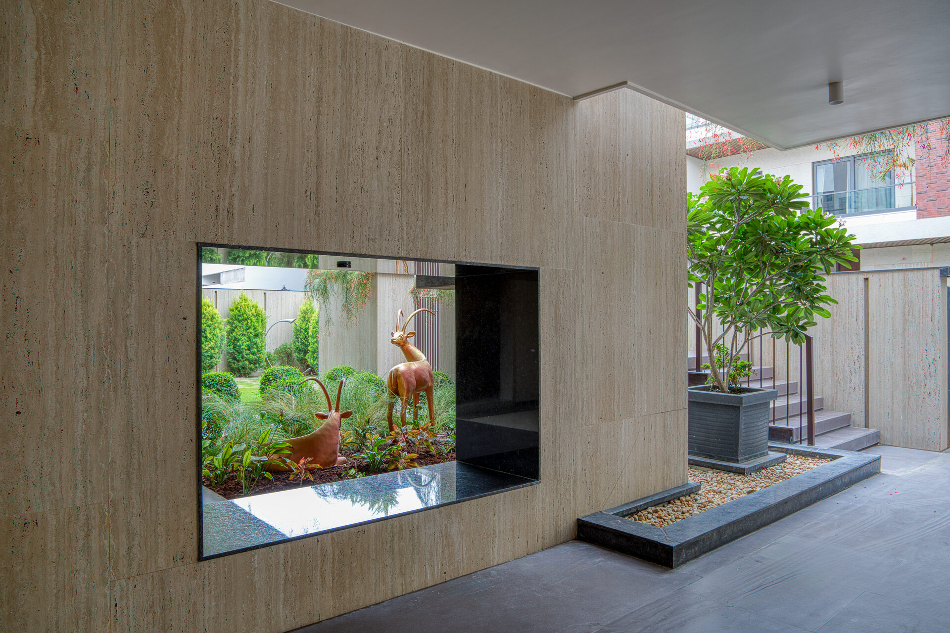 House of Linear Lines 18