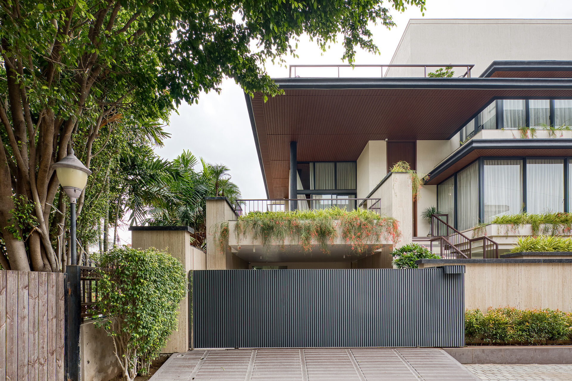 House of Linear Lines 21