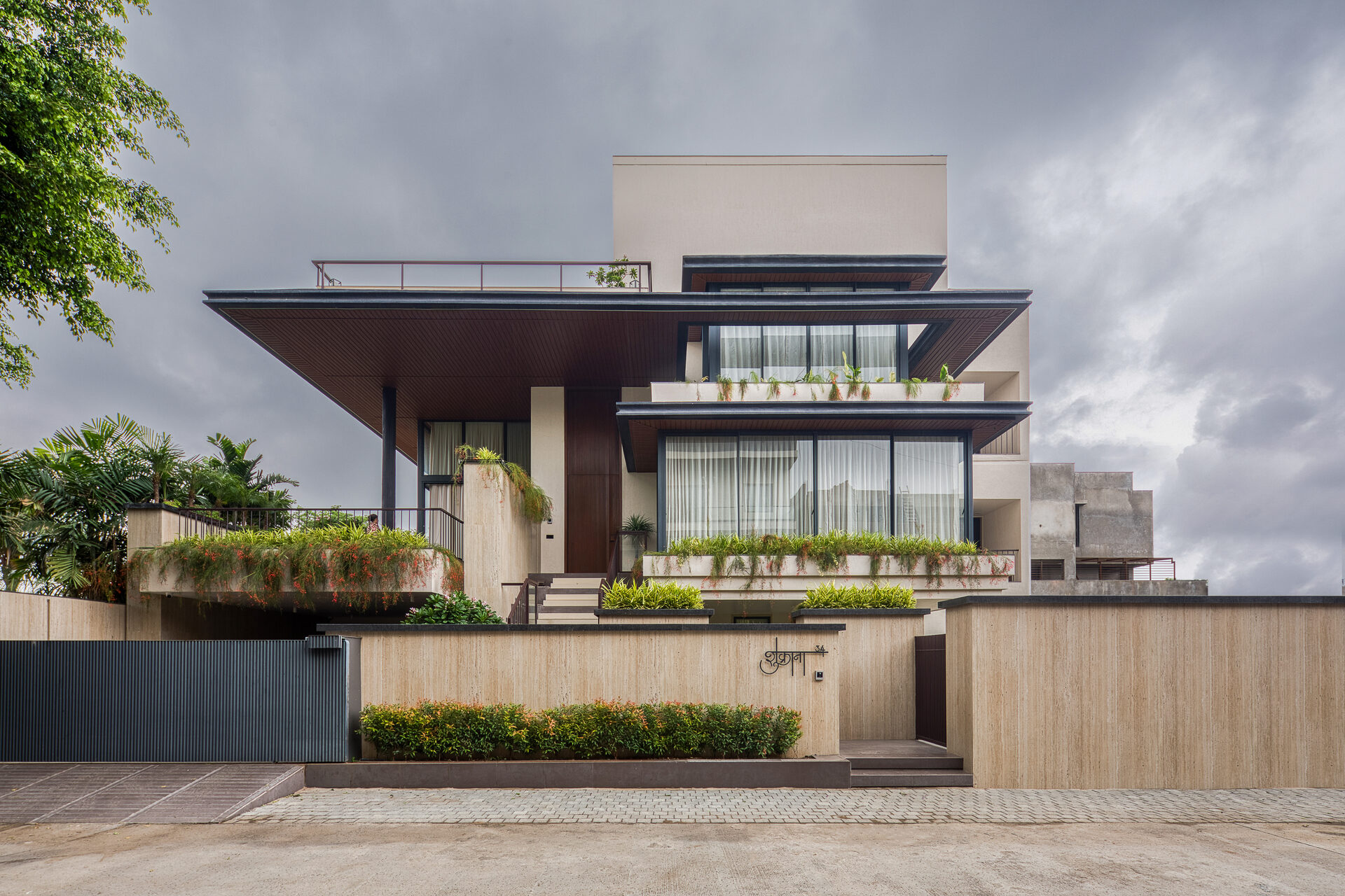 House of Linear Lines 4